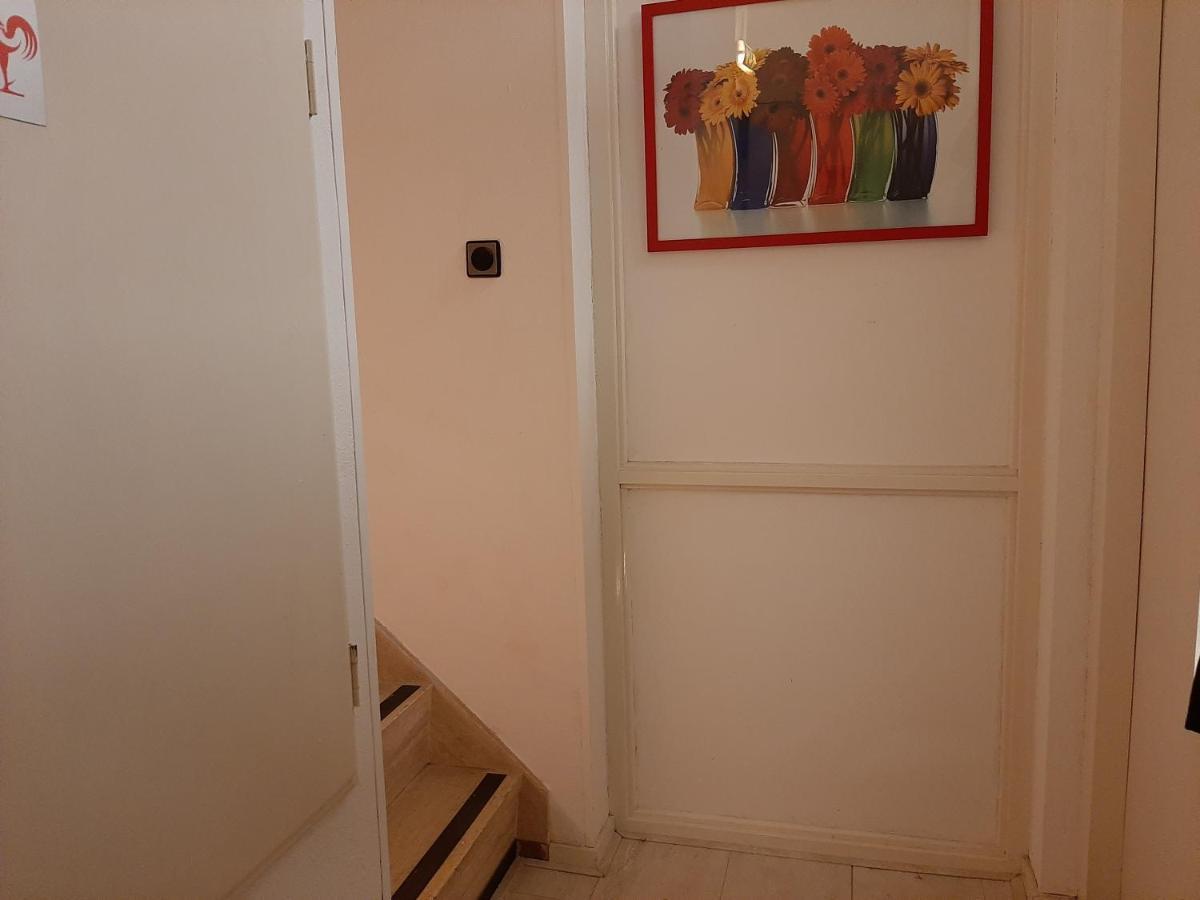 Aan De Kerkgracht Apartment อัลเมียเรอ ภายนอก รูปภาพ